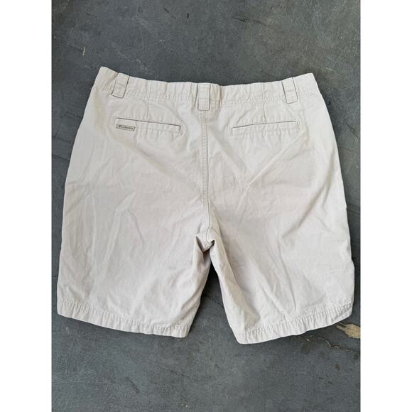 Columbia Shorts Womens Biege 10 EUC - Picture 6 of 7